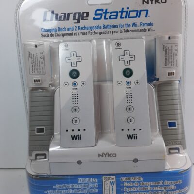 Nyko Charge Station Dock (White) For Nintendo Wii Remotes 87000-A50 New Sealed