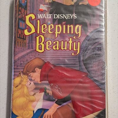 Disney Sleeping Beauty Black Diamond Classics Clamshell VHS 476V Mostly Sealed