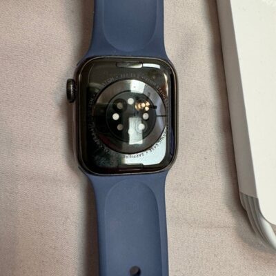 Apple Watch Series 8 41 mm in Graphite Stainless Steel