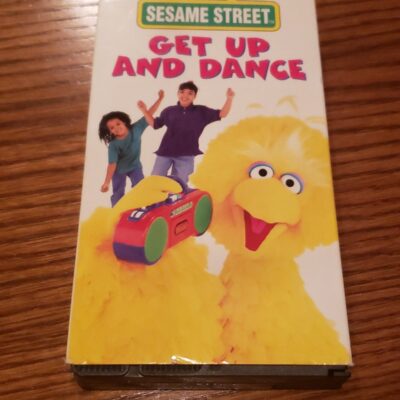 Sesame Street – Get Up and Dance VHS