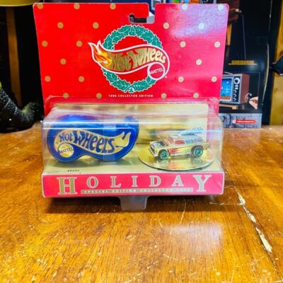 NEW SEALED 1996 Hot Wheels 1955 Chevy Nomad Holiday Special Edition Car & Case