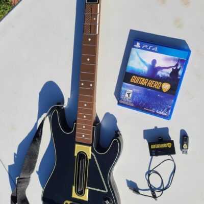 Guitar hero ps4 guitar with dongle !