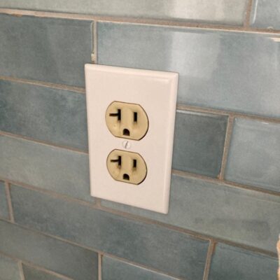 Outlet faceplate