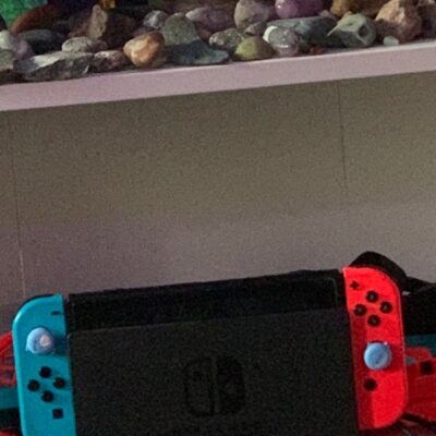 NINTENDO SWITCH – GENTLY USED