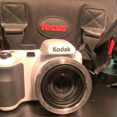 New Condition Kodak Pixpro Camera w/ Focus Delux slr Case & More In Second Pic