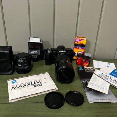 Minolta Maxxum 7000 camera with flash and 2 lenses