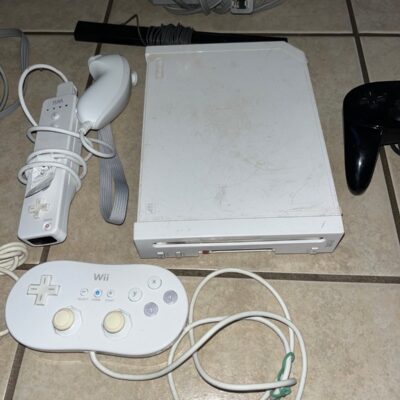 Nintendo Wii console controllers (please read)