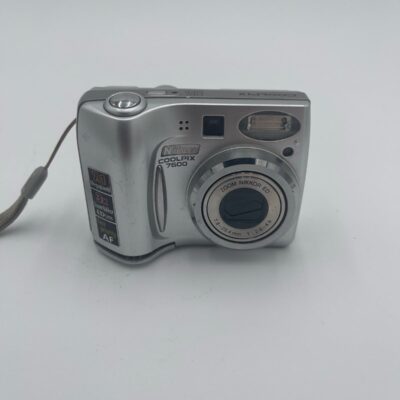 Nikon CoolPix 7600 7MP 3x Optical Zoom