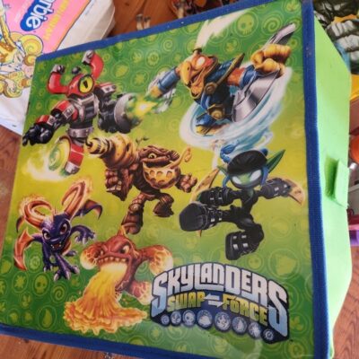 Sklanders characters cases for storage 2 and a skylander bag