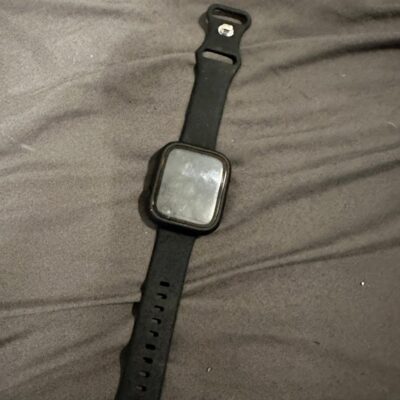 Apple Watch SE 44 mm in Space Gray