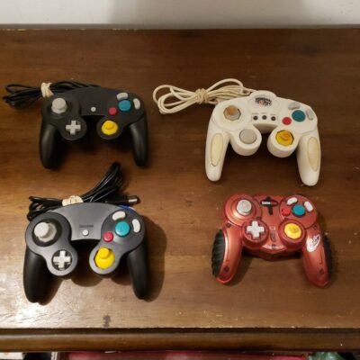 Nintendo GameCube Controllers (READ!)