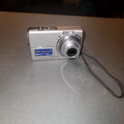 Olympus FE-190 Silver Slim Line Digital Camera-Tested