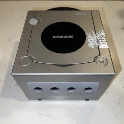 Nintendo GameCube DOL-101 in Platinum
