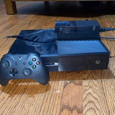 Xbox One 500 GB in Black